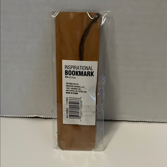 Wooden Bookmark with Inspirational Quote - Picture 2 of 2